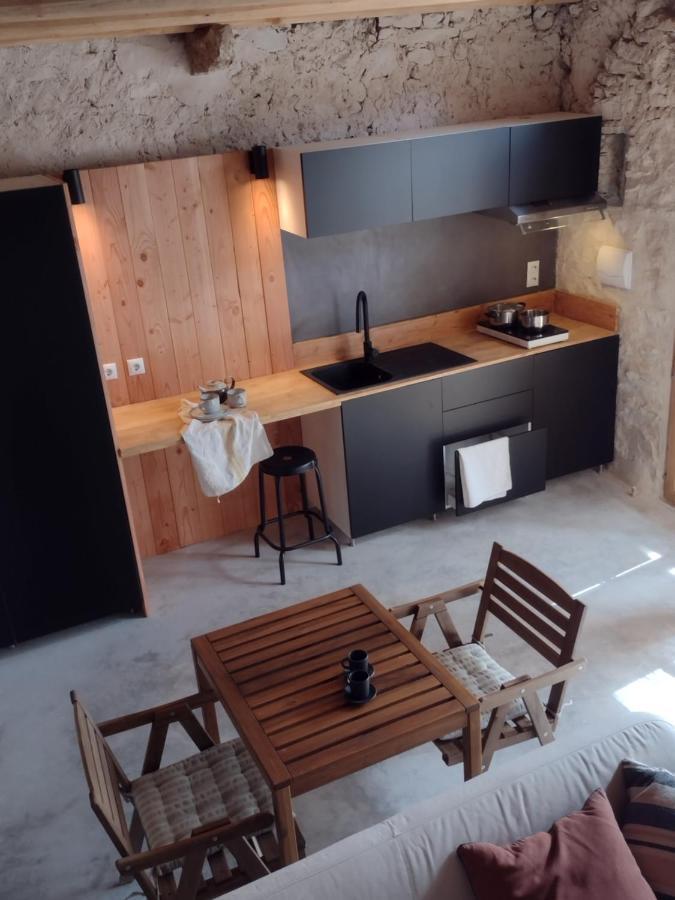 Can Tat, Loft In A Old Coach House Sant Jordi Desvalls Dış mekan fotoğraf