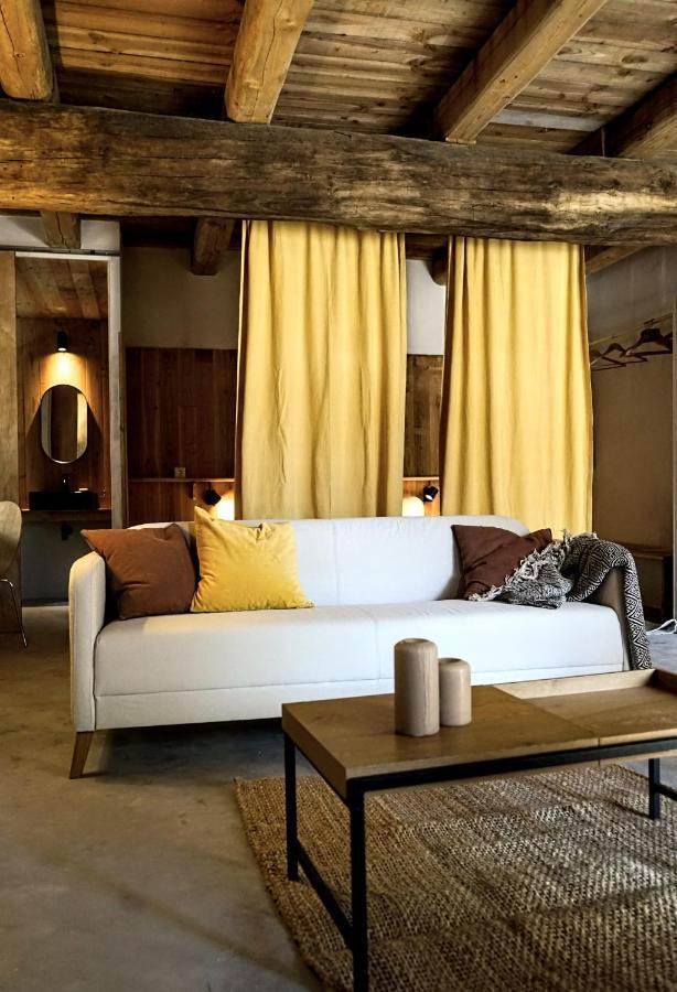 Can Tat, Loft In A Old Coach House Sant Jordi Desvalls Dış mekan fotoğraf